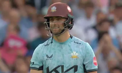 ஒரே ஓவரில் தொடர்ந்து 5  சிக்ஸர்..! ஒரு பந்தில் உலக சாதனையை தவற விட்ட வில் ஜேக்ஸ்..வீடியோ