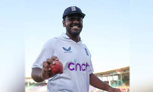 ஆஷஸ் தொடர்; இங்கிலாந்து அணியில் இளம் சுழற்பந்து வீச்சாளர்....!