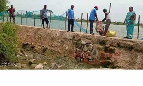 குங்கிலியநத்தம் ஏரியில் தண்ணீரை வெளியேற்றுவதற்காக சேதப்படுத்திய பகுதி சீரமைப்பு