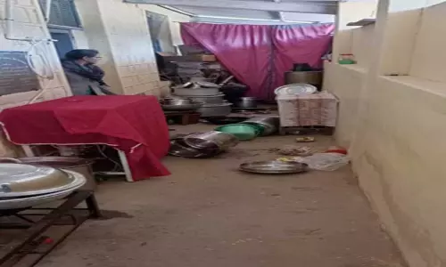 சத்துணவு கூடத்திற்குள் புகுந்து கரடி அட்டகாசம்