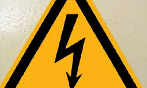 மின்சார வினியோகம் பாதிப்பால் பொதுமக்கள் அவதி