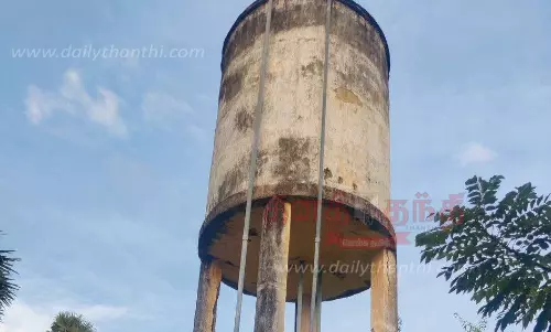 ஆபத்தான நிலையில் மேல்நிலை நீர்த்தேக்க தொட்டி ஆபத்தான நிலையில் மேல்நிலை நீர்த்தேக்க தொட்டி