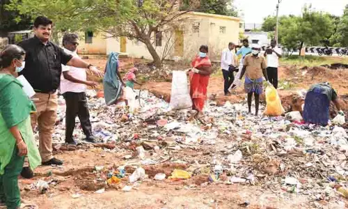 நெகிழி கழிவுகளை அகற்றும் பணி