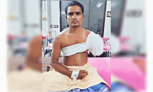 உப்பிலியபுரம் அருகே கான்கிரீட் கலவை எந்திரத்தில் சிக்கி வாலிபரின் கை துண்டானது உப்பிலியபுரம் அருகே கான்கிரீட் கலவை எந்திரத்தில் சிக்கி வாலிபரின் கை துண்டானது