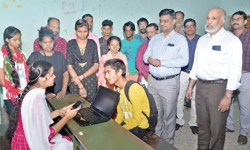 வடமாநில தொழிலாளர்களுக்கு அடையாள அட்டை பதிவு முகாம்