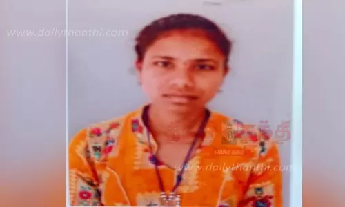 குளத்தில் குளித்த மாணவி மின்சாரம் தாக்கி சாவு