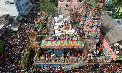 முத்துமாரியம்மன்-கற்பகநாதர் கோவில் கும்பாபிஷேகம் ஆயிரக்கணக்கான பக்தர்கள் சாமி தரிசனம்