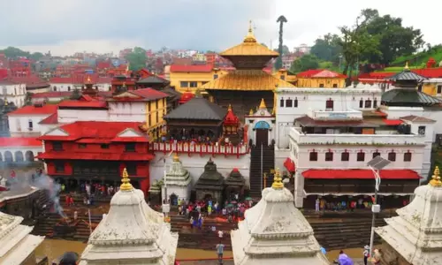 நேபாளம்: பசுபதிநாதர் கோவிலை ஊழல் எதிர்ப்பு அமைப்பு கைப்பற்றியது: பக்தர்களுக்கு அனுமதி மறுப்பு நேபாளம்: பசுபதிநாதர் கோவிலை ஊழல் எதிர்ப்பு அமைப்பு கைப்பற்றியது: பக்தர்களுக்கு அனுமதி மறுப்பு