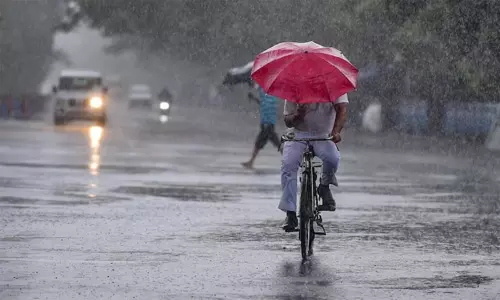 62 ஆண்டுகளுக்கு பிறகு அதிசயம்: டெல்லி, மும்பையில் ஒரே நாளில் தென்மேற்கு பருவமழை தொடக்கம்