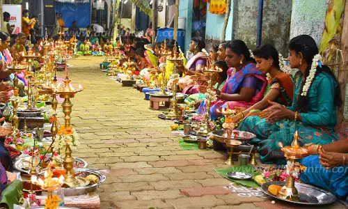 திருவிளக்கு பூஜை