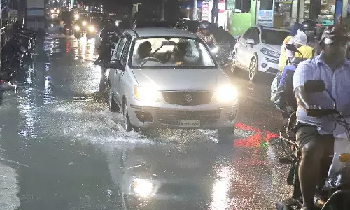 நாகர்கோவிலில் சாரல் மழை நாகர்கோவிலில் சாரல் மழை