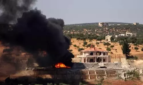 கிளர்ச்சியாளர்களின் கட்டுப்பாட்டில் உள்ள சிரியாவில் ரஷியா வான்வழித் தாக்குதல் - 13 பேர் பலி