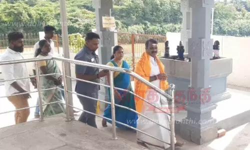 பாட்னாவில் எதிர்க்கட்சிகள் நடத்தியது நகைச்சுவை கூட்டம்