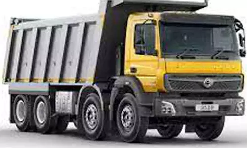 நல்லம்பள்ளி அருகே மண் கடத்திய லாரி பறிமுதல்