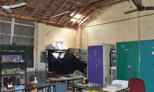 கல்லூரியில் பணம் திருட்டு கல்லூரியில் பணம் திருட்டு