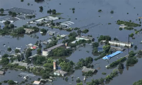 ரஷிய தாக்குதல் : உக்ரைன் அணை உடைந்து பலியானோர் எண்ணிக்கை 48 ஆக உயர்வு