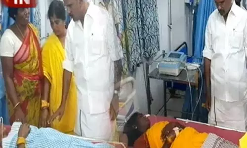 தர்மபுரி அருகே கோவில் விழாவில் பிரச்சனை - கிராம மக்கள் 7 பேர் தற்கொலை முயற்சி