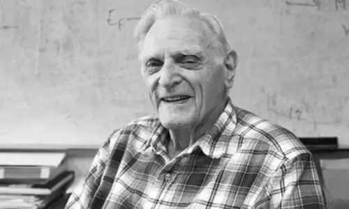 லித்தியம் - அயன் பேட்டரியை கண்டுபிடித்தவர் காலமானார்..! லித்தியம் - அயன் பேட்டரியை கண்டுபிடித்தவர் காலமானார்..!