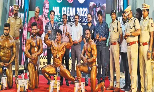 திருவொற்றியூரில் போதை பொருள் விழிப்புணர்வுக்காக ஆணழகன் போட்டி திருவொற்றியூரில் போதை பொருள் விழிப்புணர்வுக்காக ஆணழகன் போட்டி