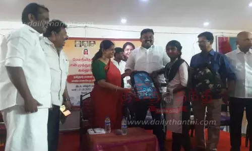 கல்லூரி மாணவ-மாணவிகளுடன் கனிமொழி எம்.பி. கலந்துரையாடல்