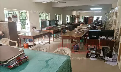 அரசு ஊழியர்களின் தற்செயல் விடுப்பு போராட்டத்தால் வெறிச்சோடிய அலுவலகங்கள்