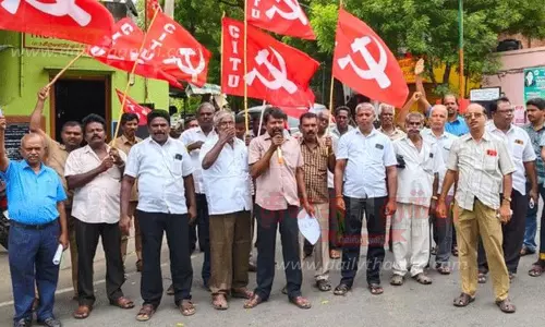 சி.ஐ.டி.யு. போக்குவரத்து தொழிலாளர்கள் ஆர்ப்பாட்டம்