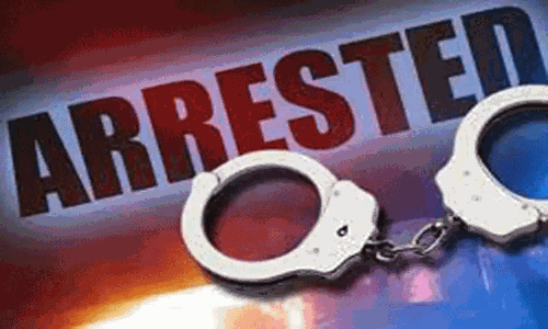 கஞ்சா வைத்திருந்த 2 பேர் பிடிபட்டனர்