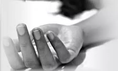 அழுகிய நிலையில் ஆண் பிணம்