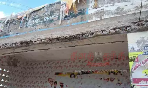 சேதமடைந்த பயணிகள் நிழலகம்