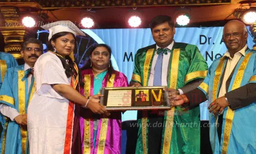 பாளையங்கோட்டை அரசு மருத்துவக்கல்லூரியில் 145 மாணவ-மாணவிகளுக்கு பட்டம்