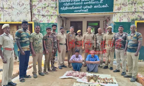 பவானிசாகர் வனப்பகுதியில் புள்ளிமான்களை வேட்டையாடிய 2 பேர் கைது