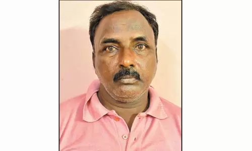 ரூ.2 ஆயிரம் லஞ்சம் வாங்கிய மின்வாரிய அதிகாரி கைது