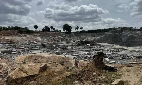 கிணத்துக்கடவு பகுதியில் 4-வது நாளாக கல்குவாரிகள் வேலை நிறுத்தம்