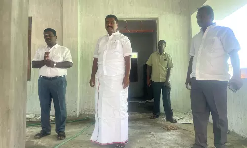 தலைக்காட்டுபுரம் தொடக்க பள்ளியில் புதிய  வகுப்பறை கட்டுமான பணியை எம்.எல்.ஏ ஆய்வு