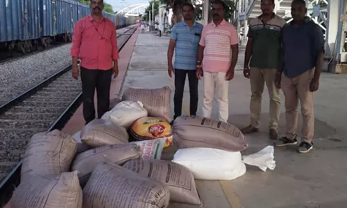 750 கிலோ ரேஷன் அரிசி பறிமுதல்