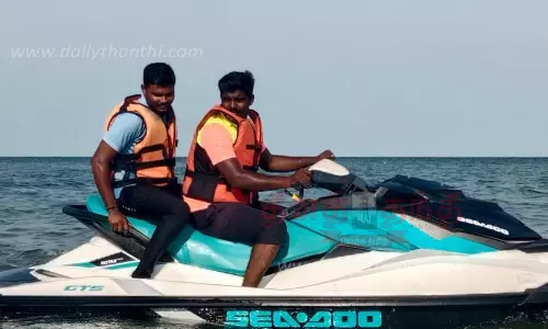 ராமேசுவரத்தில் வெடிகுண்டுகளுடன் வந்தவர்களை மடக்கி பிடித்தனர் ராமேசுவரத்தில் வெடிகுண்டுகளுடன் வந்தவர்களை மடக்கி பிடித்தனர்