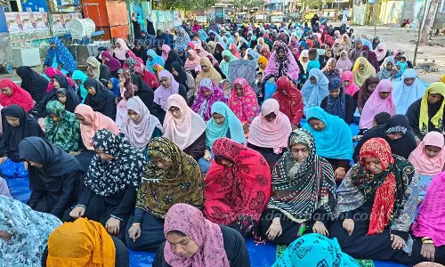 பக்ரீத் சிறப்பு தொழுகையில் ஆயிரக்கணக்கானோர் பங்கேற்பு