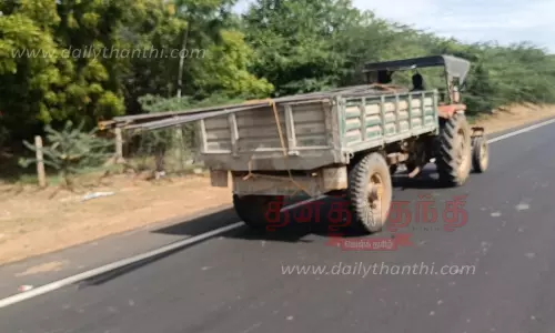 இரும்பு கம்பிகளை எடுத்து செல்லும் வாகனங்கள்