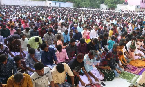 நெல்லையில் முஸ்லிம்கள் பக்ரீத் சிறப்பு தொழுகை