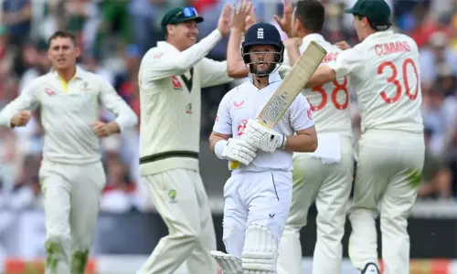 ஆஷஸ் டெஸ்ட் கிரிக்கெட்: 2-ஆம் நாள் ஆட்டநேர முடிவில் இங்கிலாந்து அணி 278/4