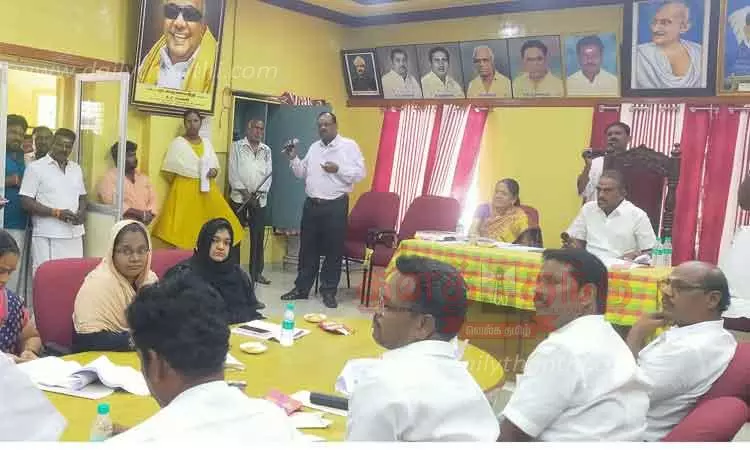 குப்பைகள் அள்ள டிராக்டருக்கு ரூ.5 லட்சம் வாடகையா? குப்பைகள் அள்ள டிராக்டருக்கு ரூ.5 லட்சம் வாடகையா?