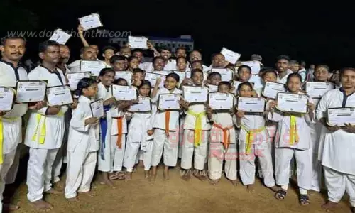 யோகாசன போட்டியில் மாணவர்கள் சாதனை