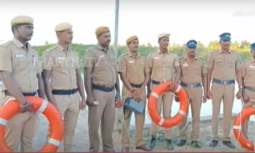 தீவிரவாதிகள் ஊடுருவலை தடுக்க கடலோர பாதுகாப்பு படை போலீசார் ஒத்திகை