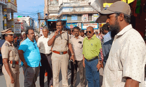 நெல்லை ரதவீதிகளில் விளம்பர போர்டுகளை அகற்ற அதிகாரிகள் அறிவுறுத்தல்