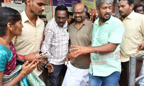 அருணாசலேஸ்வரர் கோவிலில் நடிகர் ரஜினிகாந்த் சாமி தரிசனம் அருணாசலேஸ்வரர் கோவிலில் நடிகர் ரஜினிகாந்த் சாமி தரிசனம்