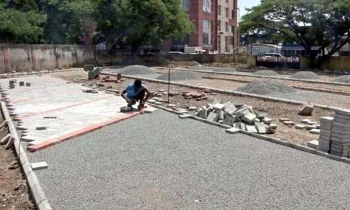 ரூ.50 லட்சத்தில் வாகன நிறுத்துமிடம்