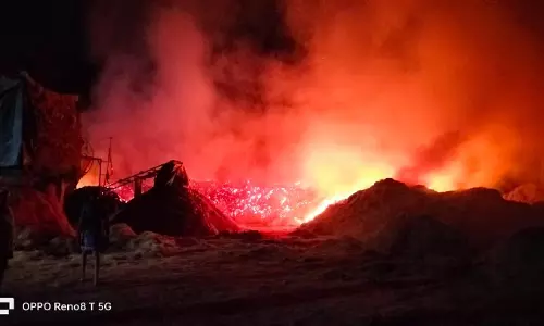 நார் தொழிற்சாலையில் திடீர் தீ விபத்து நார் தொழிற்சாலையில் திடீர் தீ விபத்து