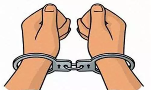 செல்போன் கடையில் திருட்டு வழக்கில் சிறுவன் கைது