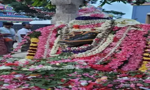 சிவன் கோவில்களில் சனிப்பிரதோஷ வழிபாடு சிவன் கோவில்களில் சனிப்பிரதோஷ வழிபாடு