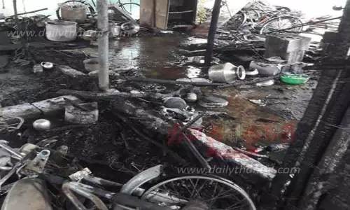 வீடு தீப்பிடித்து எரிந்தது வீடு தீப்பிடித்து எரிந்தது